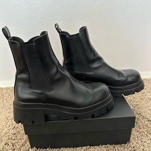 Zara Chelsea Black Boot